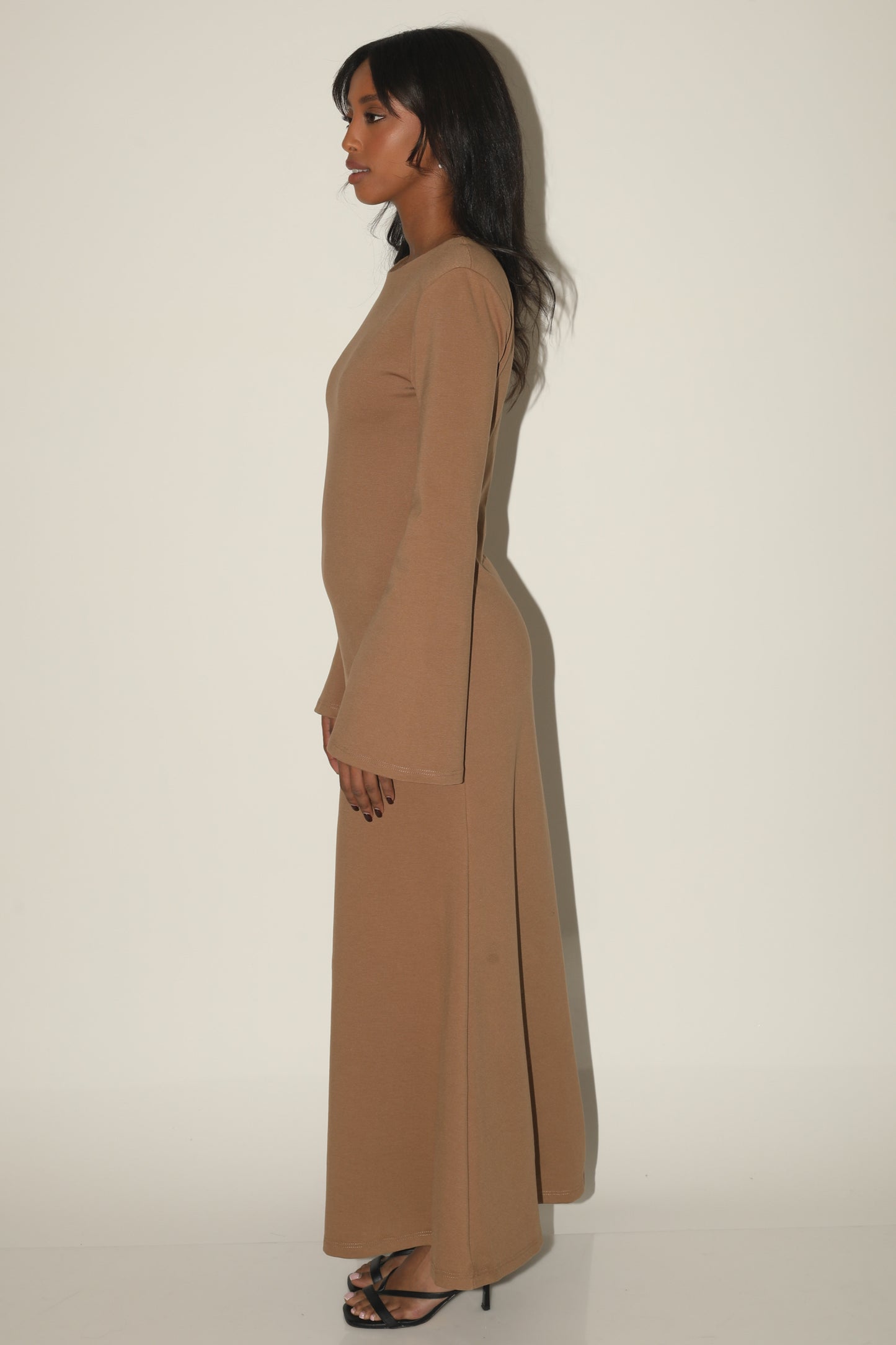 ELEGANT DRESS WITH SHOULDER PADS in BROWN